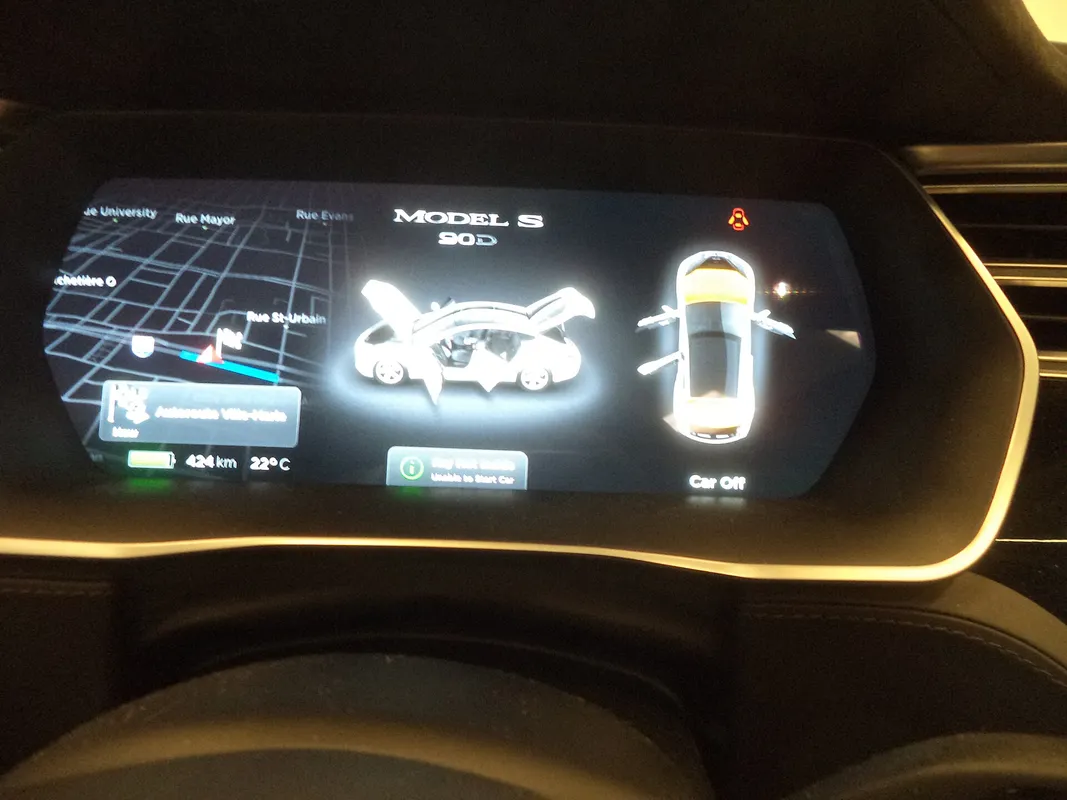 Tesla Model S dash